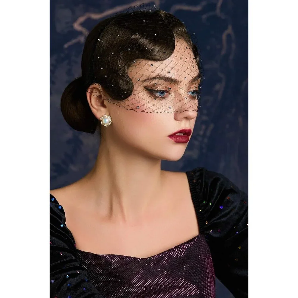 N/A 1920s flapper